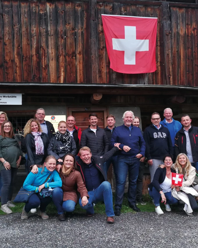 Das Rhomberg Bau AG Team vor der Mulin Schnaus Das Rhomberg Bau AG Team vor der Mulin Schnaus